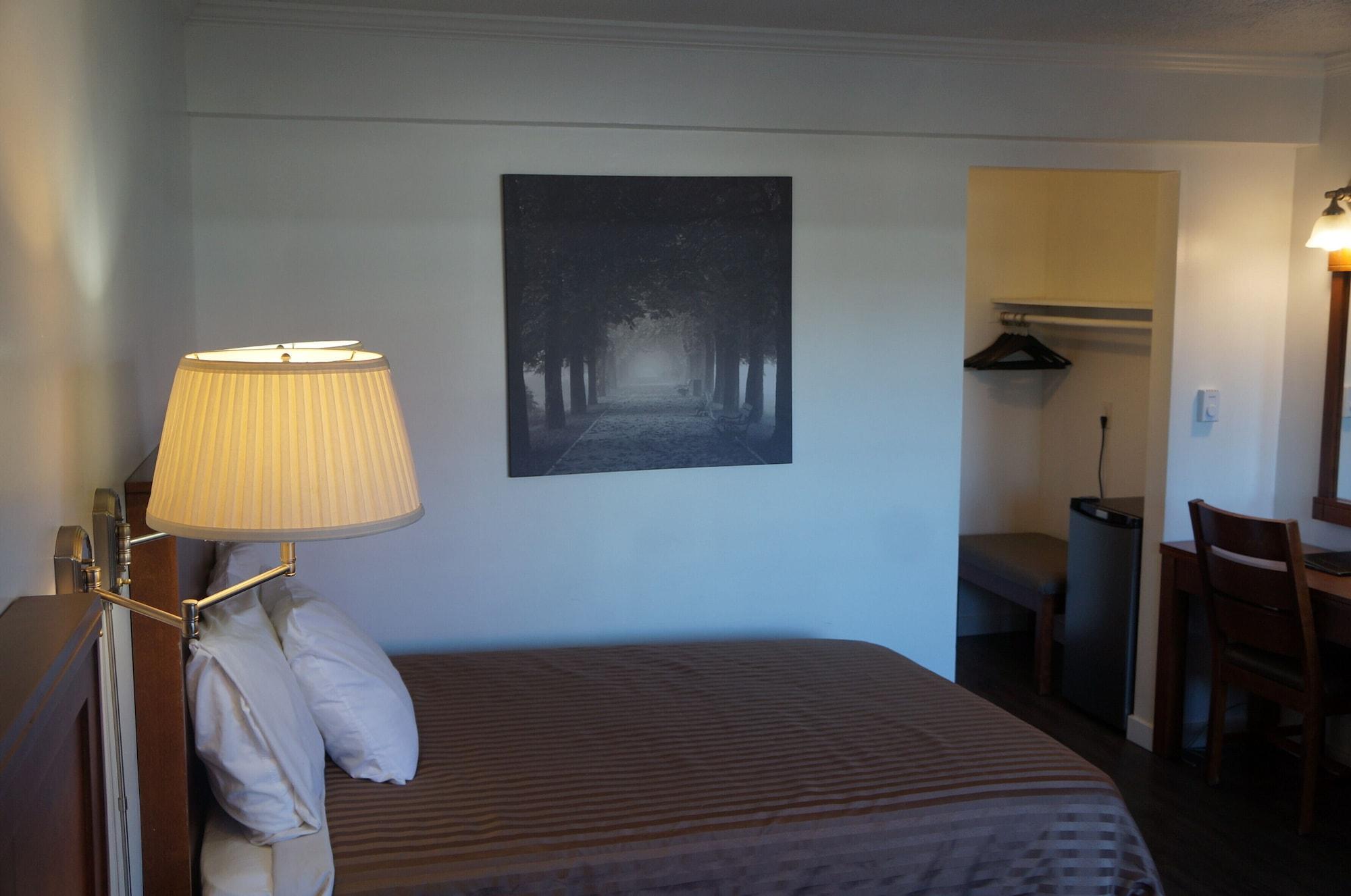 Westward Inn & Suites Langley Bagian luar foto