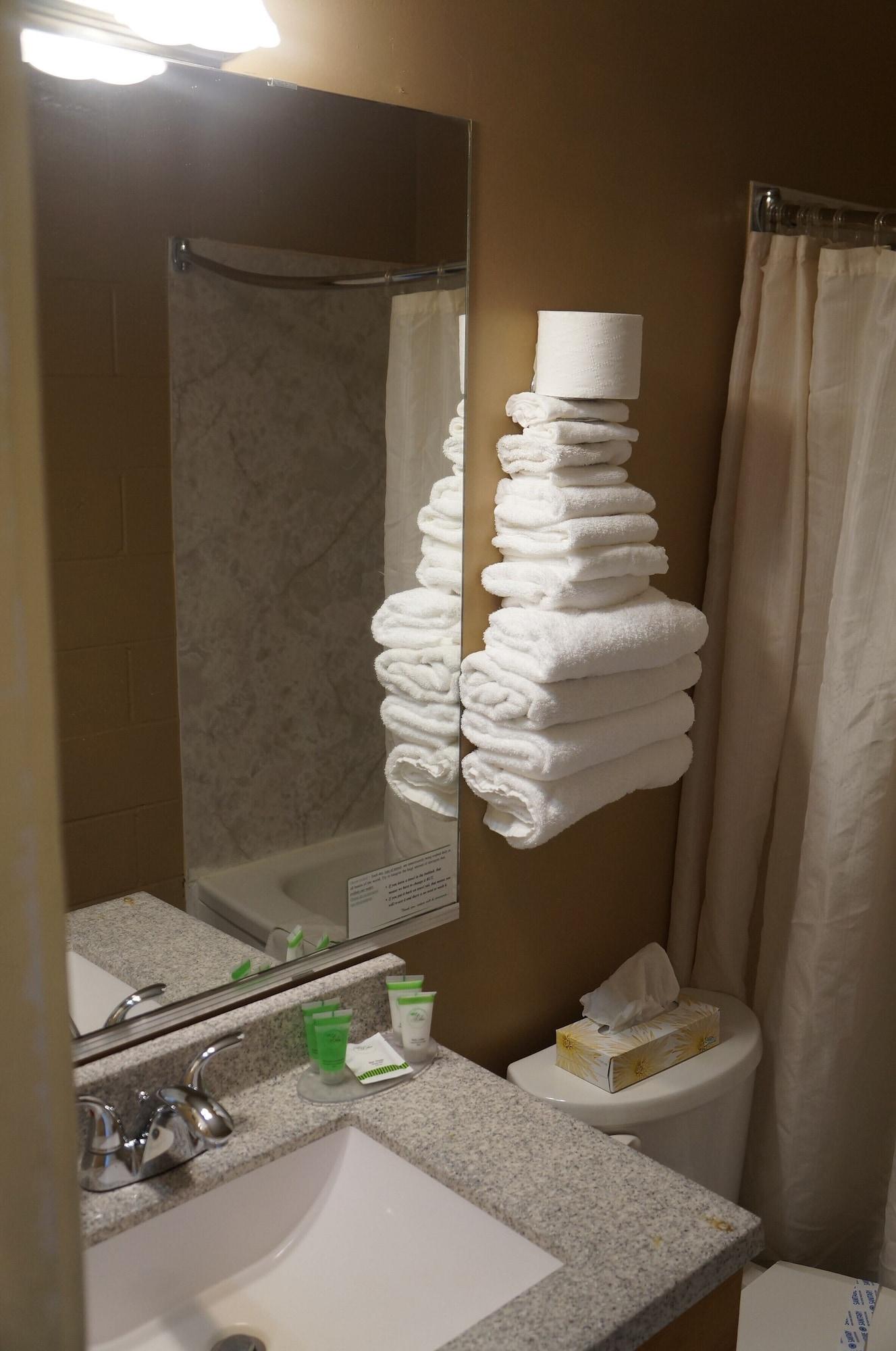 Westward Inn & Suites Langley Bagian luar foto