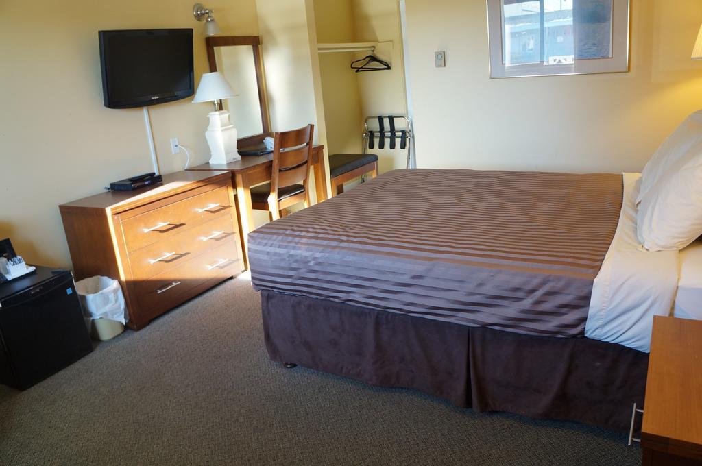 Westward Inn & Suites Langley Bagian luar foto