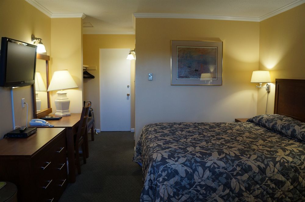 Westward Inn & Suites Langley Bagian luar foto