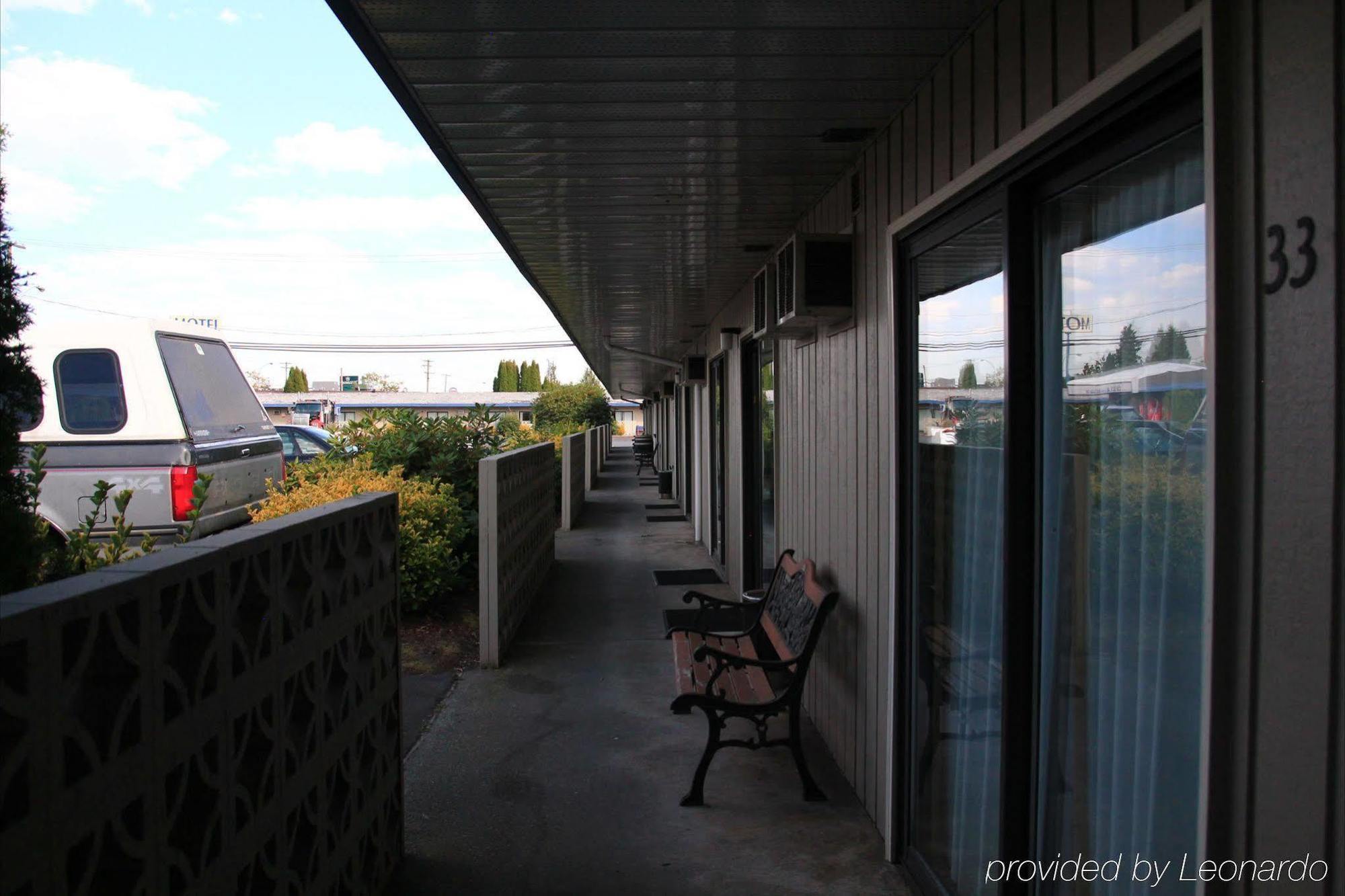 Westward Inn & Suites Langley Bagian luar foto