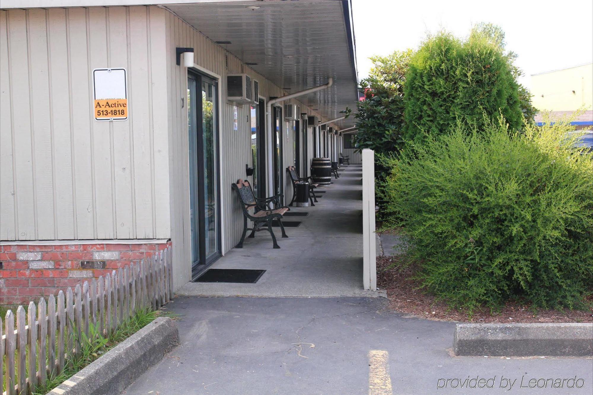 Westward Inn & Suites Langley Bagian luar foto