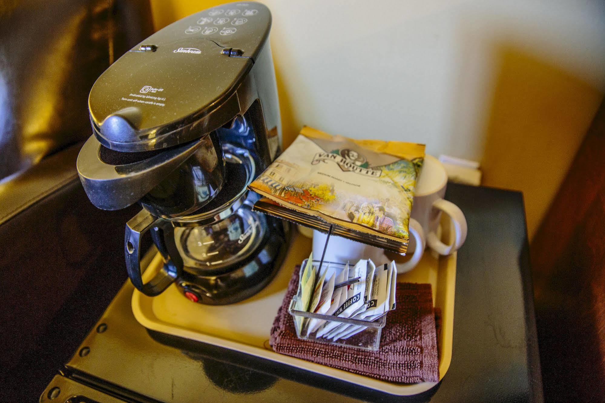 Westward Inn & Suites Langley Bagian luar foto