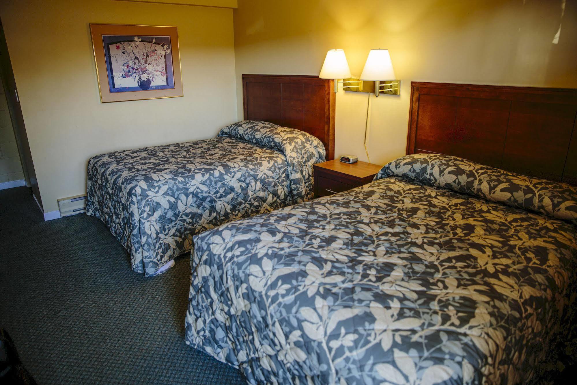 Westward Inn & Suites Langley Bagian luar foto